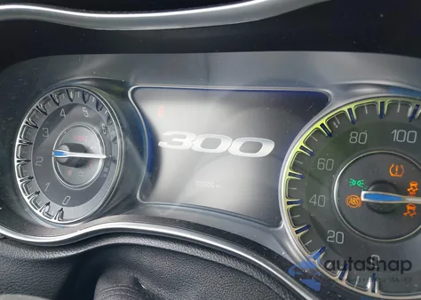 2017 Chrysler 300C z USA, uszkodzony, nr VIN 2C3CCAEG2HH586809